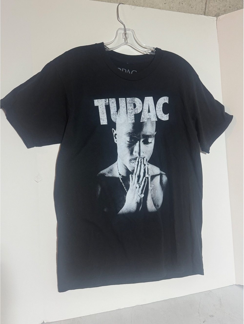 Tupac Shakur praying hands graphic t-shirt Medium Black